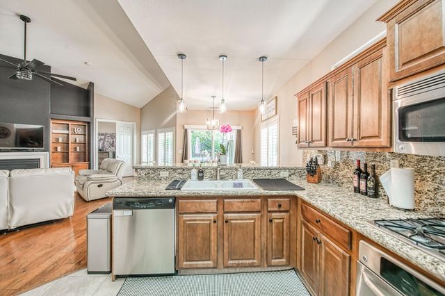 3274 Keats Avenue, Clovis, CA 93619