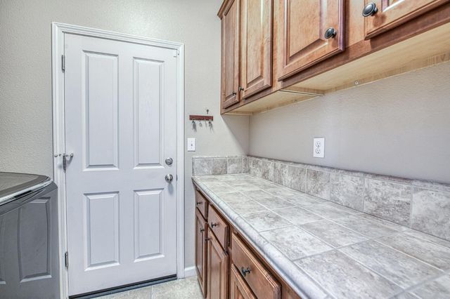 3274 Keats Avenue, Clovis, CA 93619