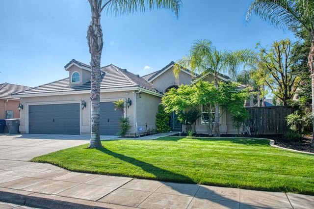 3274 Keats Avenue, Clovis, CA 93619