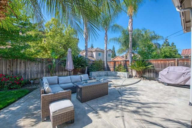 3274 Keats Avenue, Clovis, CA 93619