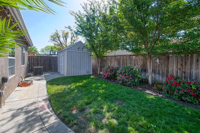 3274 Keats Avenue, Clovis, CA 93619