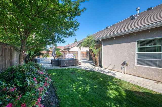 3274 Keats Avenue, Clovis, CA 93619