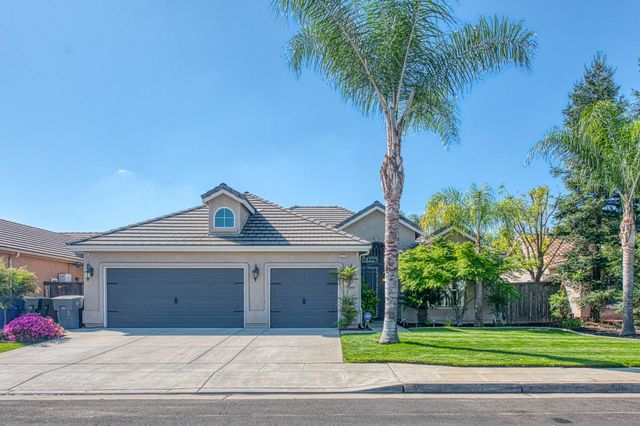 3274 Keats Avenue, Clovis, CA 93619