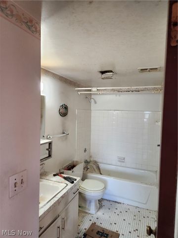 15555 Hilliard Road 405, Lakewood, OH 44107