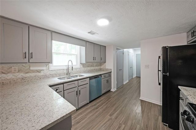 7156 Whitfield Drive, Riverdale, GA 30296