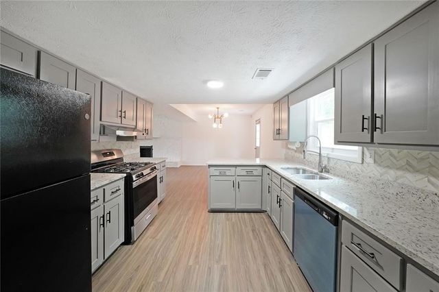 7156 Whitfield Drive, Riverdale, GA 30296