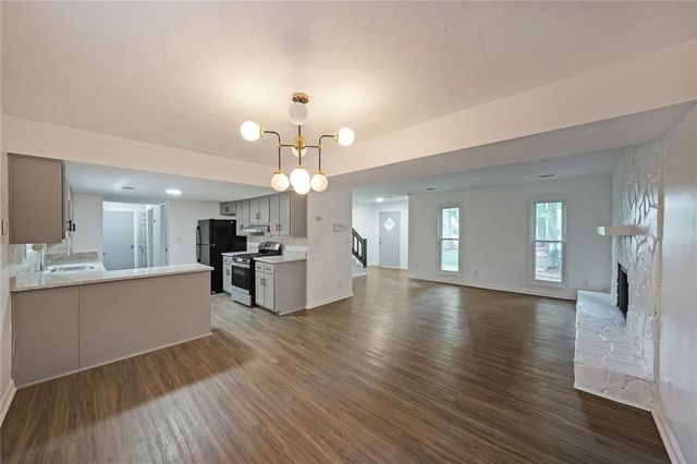 7156 Whitfield Drive, Riverdale, GA 30296