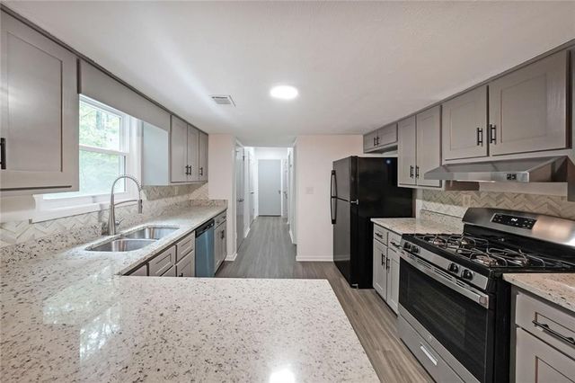 7156 Whitfield Drive, Riverdale, GA 30296