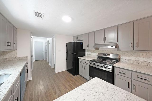 7156 Whitfield Drive, Riverdale, GA 30296