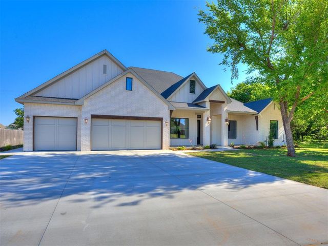 3700 Hunter Glen Drive, Oklahoma City, OK 73179