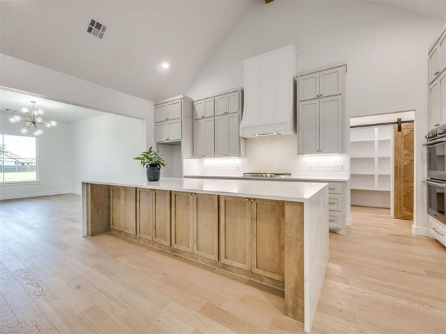 3700 Hunter Glen Drive, Oklahoma City, OK 73179