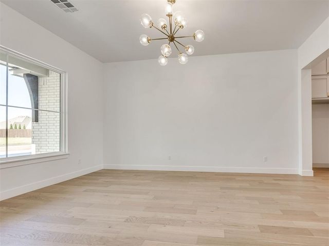 3700 Hunter Glen Drive, Oklahoma City, OK 73179