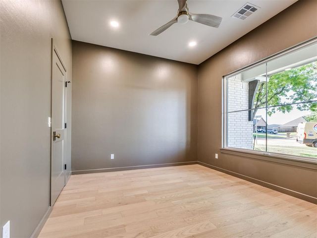 3700 Hunter Glen Drive, Oklahoma City, OK 73179