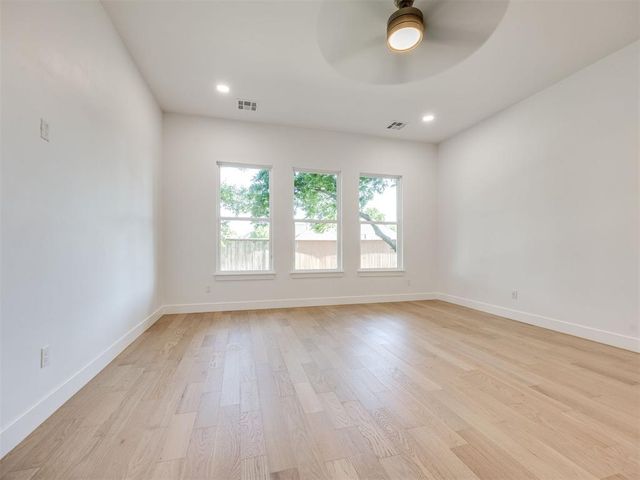 3700 Hunter Glen Drive, Oklahoma City, OK 73179
