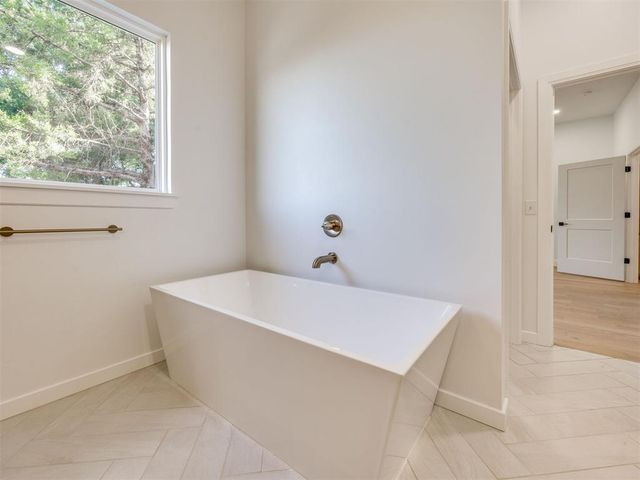 3700 Hunter Glen Drive, Oklahoma City, OK 73179