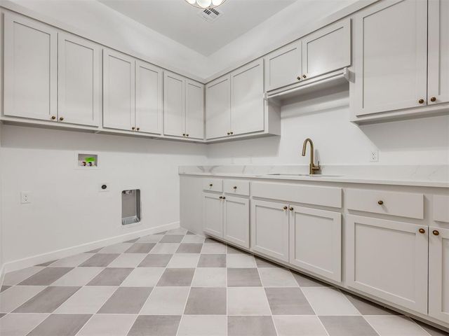 3700 Hunter Glen Drive, Oklahoma City, OK 73179