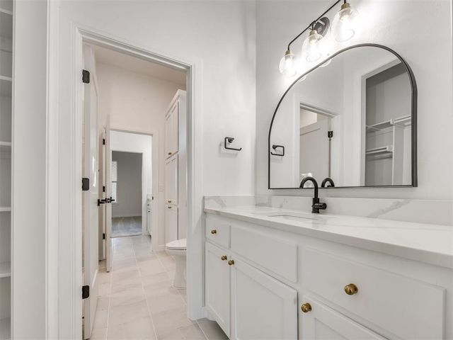 3700 Hunter Glen Drive, Oklahoma City, OK 73179