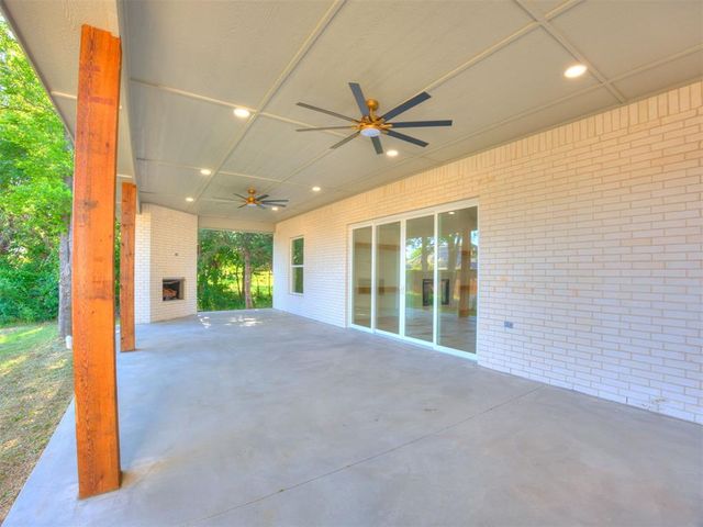 3700 Hunter Glen Drive, Oklahoma City, OK 73179