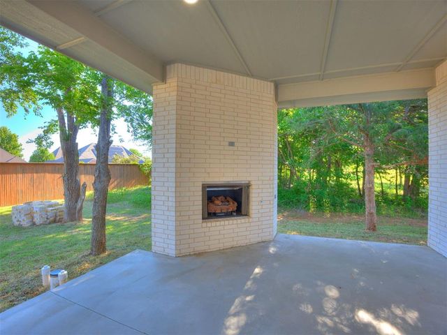 3700 Hunter Glen Drive, Oklahoma City, OK 73179