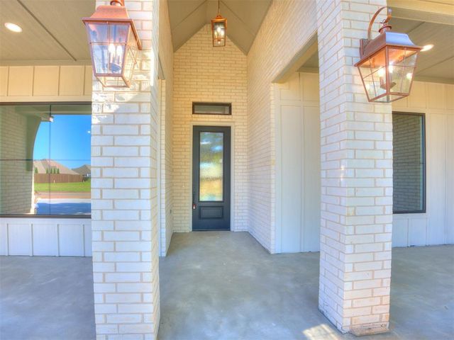 3700 Hunter Glen Drive, Oklahoma City, OK 73179