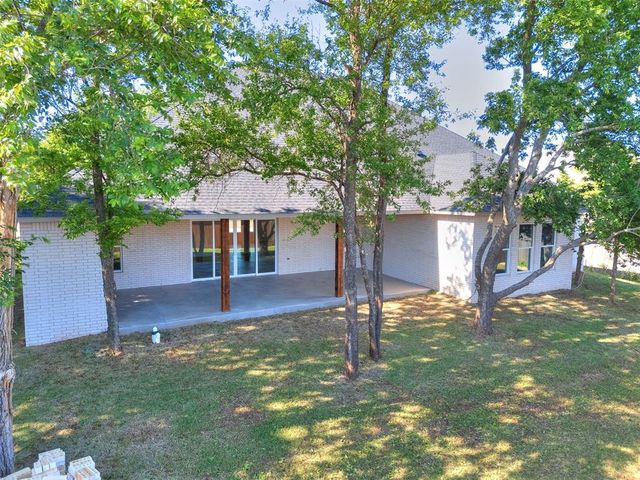 3700 Hunter Glen Drive, Oklahoma City, OK 73179