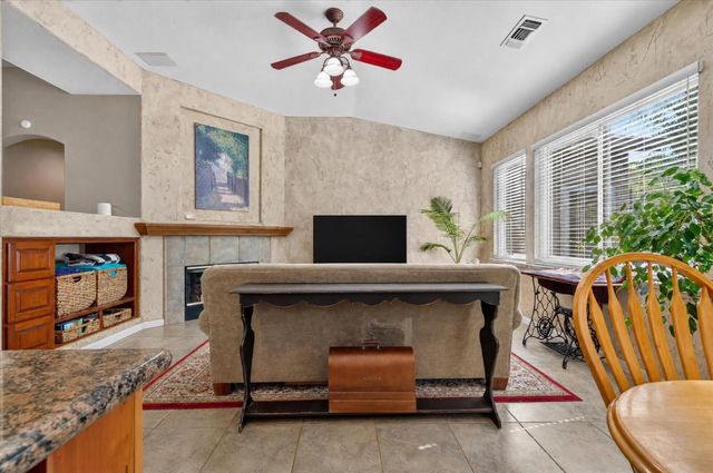 2114 Woodbine Ave, Manteca, CA 95337