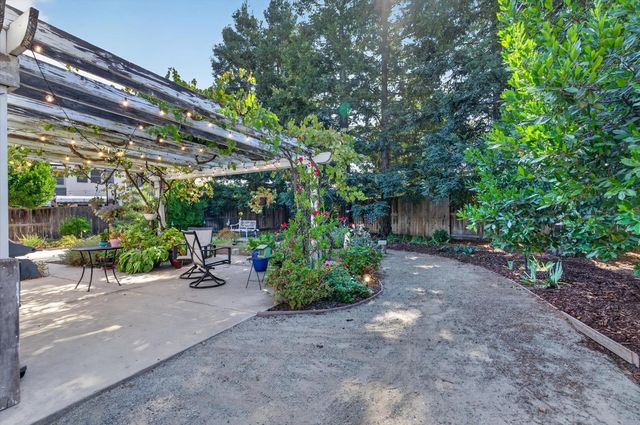 2114 Woodbine Ave, Manteca, CA 95337