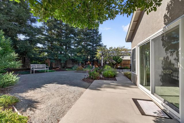 2114 Woodbine Ave, Manteca, CA 95337