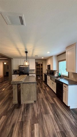 563 Forrest Lawn, Wharton, TX 77488