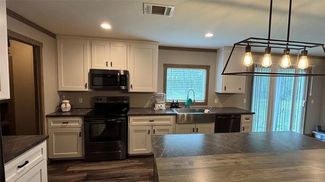 563 Forrest Lawn, Wharton, TX 77488