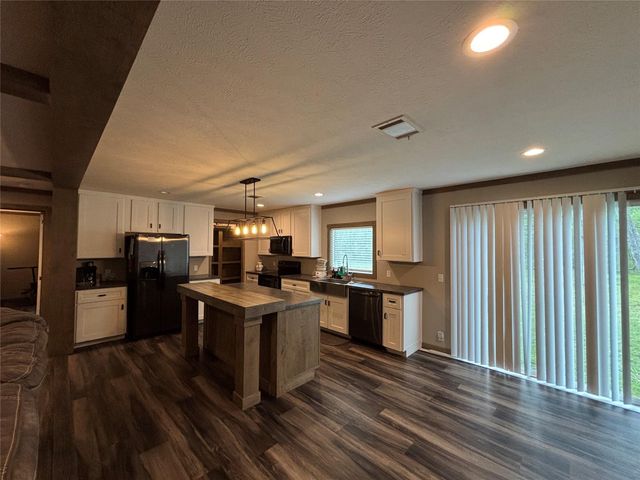 563 Forrest Lawn, Wharton, TX 77488