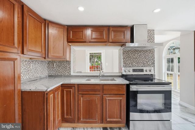 329 LOMBARD ST, Reading, PA 19604