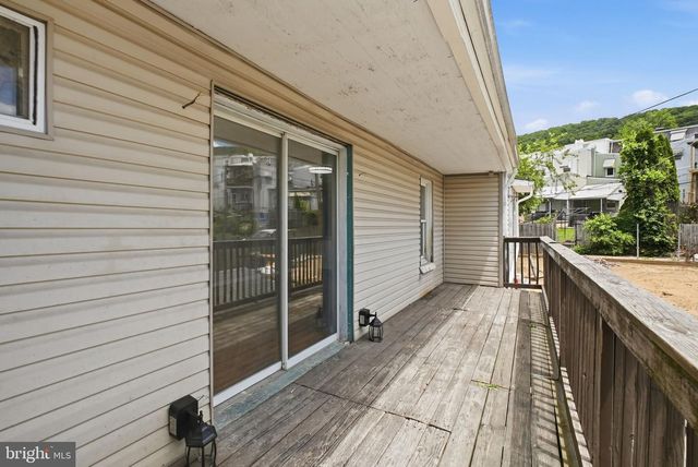 329 LOMBARD ST, Reading, PA 19604