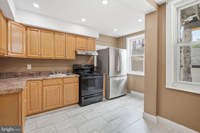 329 LOMBARD ST, Reading, PA 19604