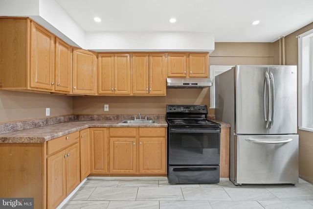 329 LOMBARD ST, Reading, PA 19604