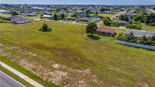1312 Diplomat PKWY E, Cape Coral, FL 33909