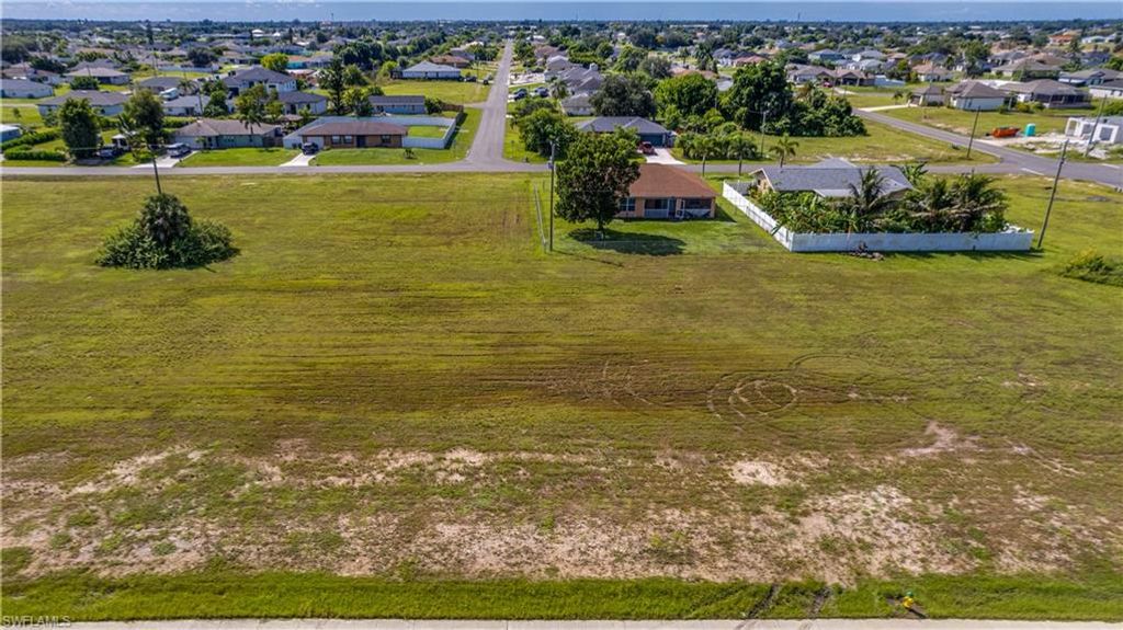 1312 Diplomat PKWY E, Cape Coral, FL 33909