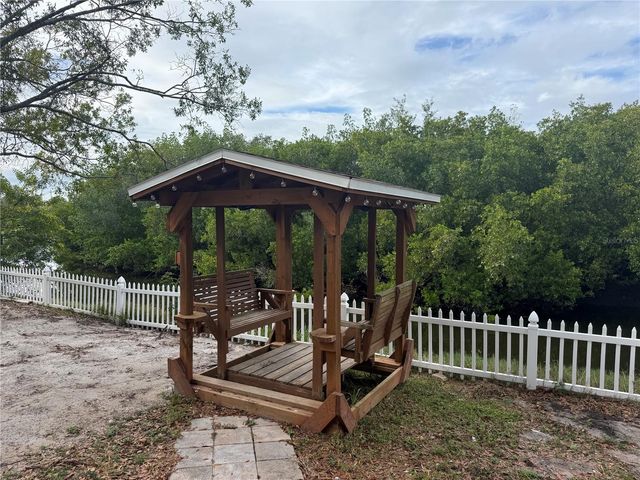 4410 WALTHAM DRIVE, Tampa, FL 33634