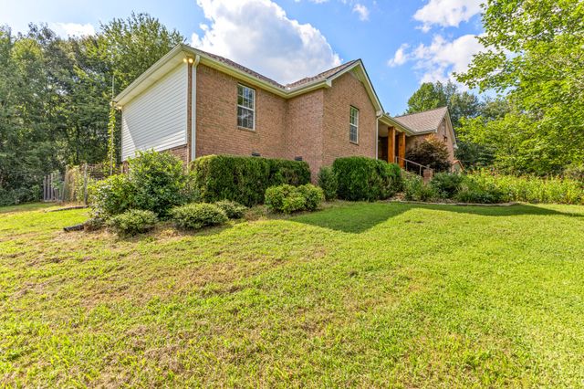 1198 W Grab Creek Rd, Dickson, TN 37055