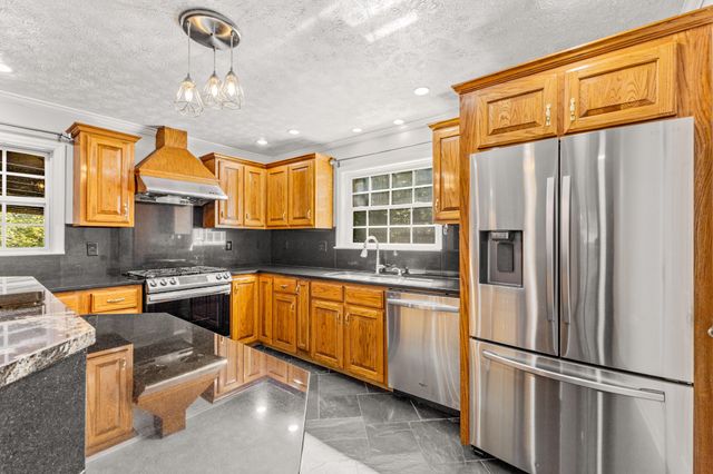 1198 W Grab Creek Rd, Dickson, TN 37055