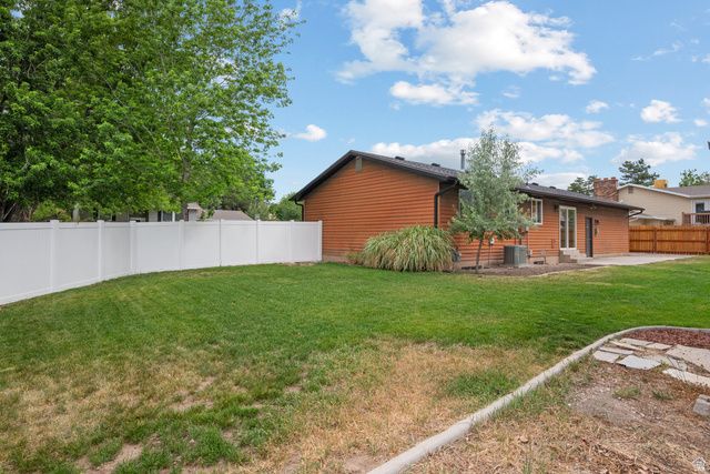 812 STORMY CREEK RD, Sandy, UT 84094