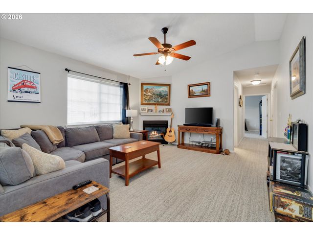 13716 Se LINDEN Ln 1, Milwaukie, OR 97222