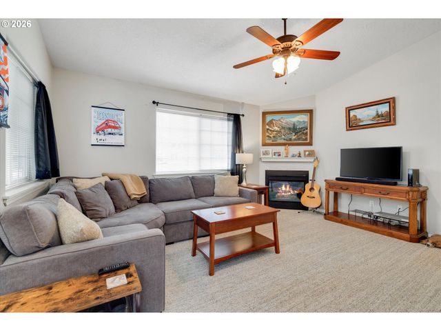 13716 Se LINDEN Ln 1, Milwaukie, OR 97222