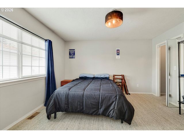 13716 Se LINDEN Ln 1, Milwaukie, OR 97222