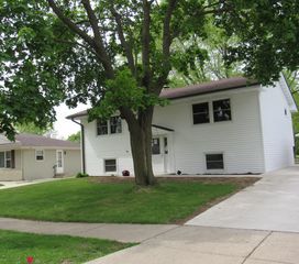5019 ORCHARD Avenue, Rockford, IL 61108