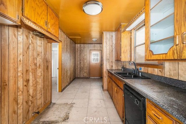 1504 S California Avenue, Compton, CA 90221