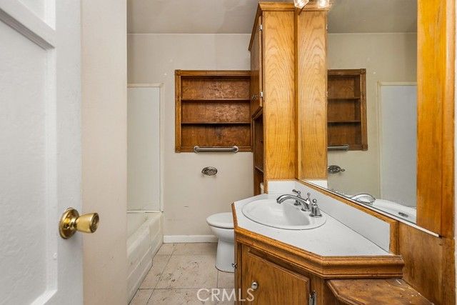 1504 S California Avenue, Compton, CA 90221