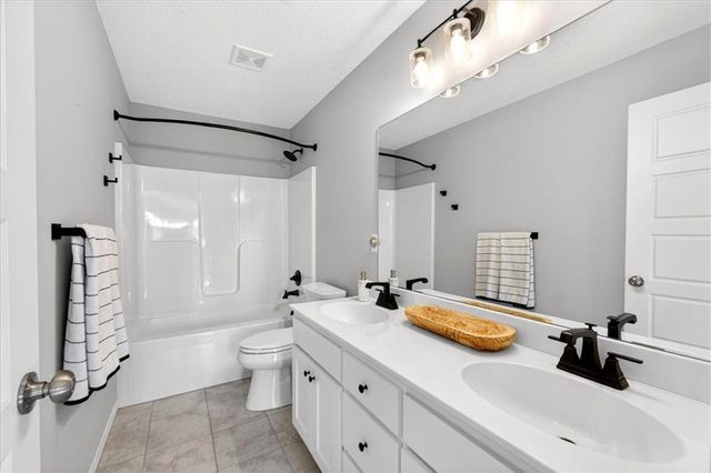 1808 W Catalpa Street, Olathe, KS 66061