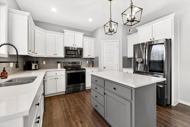 1808 W Catalpa Street, Olathe, KS 66061