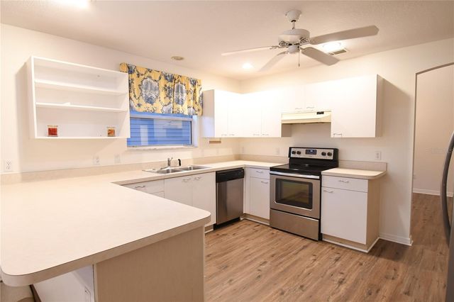 915 RAMOS DRIVE, Lady Lake, FL 32159